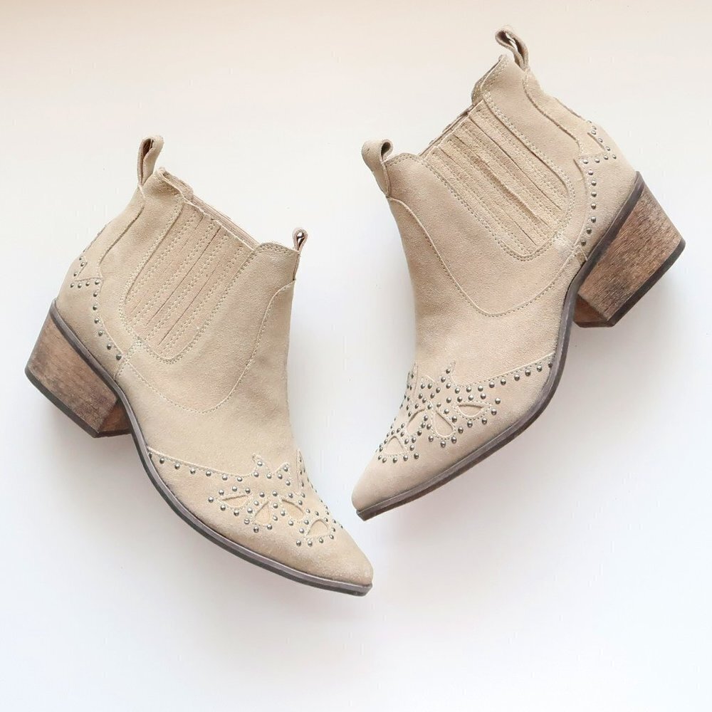 Matisse x Amuse Society Beige Suede Leather Studded Western Ankle Boots Booties - Picture 2 of 16